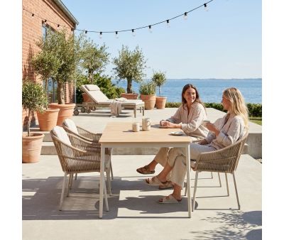 Malmø Svala Havemøbelsæt m/4 stole - 100x160 cm - Gråhvid